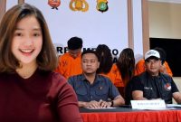 Keenam tersangka diciduk di salah satu hotel daerah Kuningan, Jakarta Selatan. (Foto: Tangkapan Layar Grid.id)