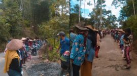 Gotong Royong Warga Kampung Teja Desa Bugeul Kecamatan Ciawi Kabupaten Tasikmalaya.