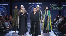 Ket (ki-ka): Hefi Rosyid, Desainer Batik asal Probolinggo dengan Andy Sugix, Desainer Value of Andy Sugix & Founder VOI Fashion Day