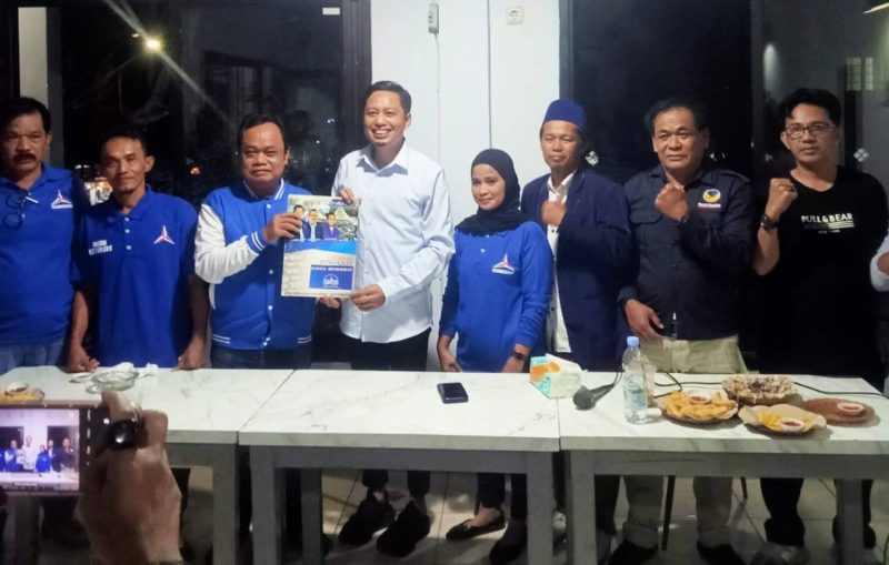 Penyerahan rekomendasi DPP diserahkan pengurus DPC Partai Demokrat kabupaten Enrekang kepada bakal calon Bupati Enrekang Muh Yusuf Ritangnga