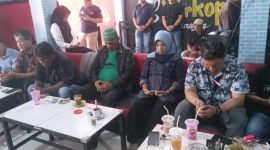 Poto kehadiran pendamping Desa saat acara penyerahan rekomendasi Partai kepada salah satu Bakal calon Bupati Enrekang di Warkop Latimojong Enrekang