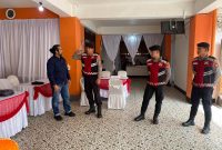 Ketua KPU Enrekang bersama aparat kepolisian di hari pertama pendaftaran Pilkada 2024