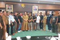 PJ Walikota Tasikmalaya saat menerima aspirasi Forum Parlemen Pemerhati Pendidikan 
