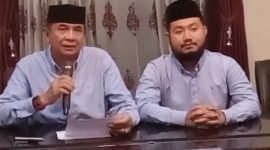 Foto Calon Bupati dan wakil bupati Barito Timur nomor urut 01 ,M Yamin -Adi Mula Nakalelu saat menggelar konferensi pers di rumah kediaman bapak Hengky A Garu
