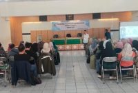 Para kader saat menyimak sosialisasi Rumah Dataku di Gedung Galih Prawesti Kota Tasikmalaya.