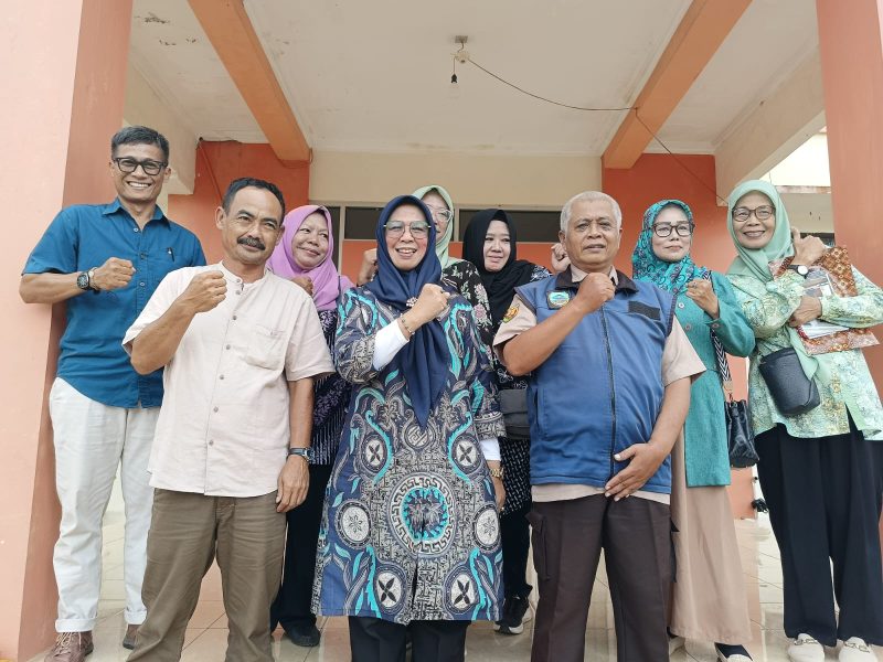 Anggota DPRD Kota Tasikmalaya Hj Evi Silviani saat kunjungan kerja ke Kelurahan Sukajaya Kecamatan Bungursari