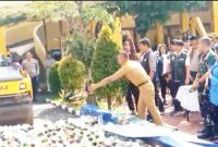 Pemusnahan ribuan botol miras di Mapolres Kota Bogor 