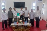 Penyerahan LPJ ke Bupati oleh pimpinan Baznas didampingi oleh PLH.sekda, Kabag hukum sekda Enrekang