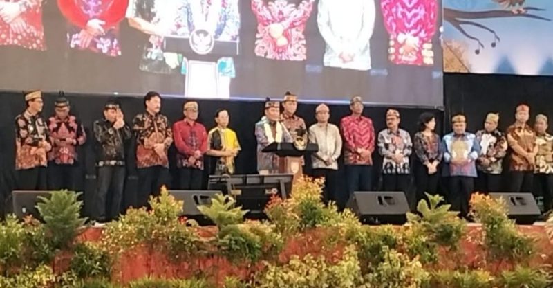 Foto Gubernur Kalimantan Tengah, H. Agustiar Sabran saat membuka acara Pesparani Katolik I Provinsi Kalimantan Tengah