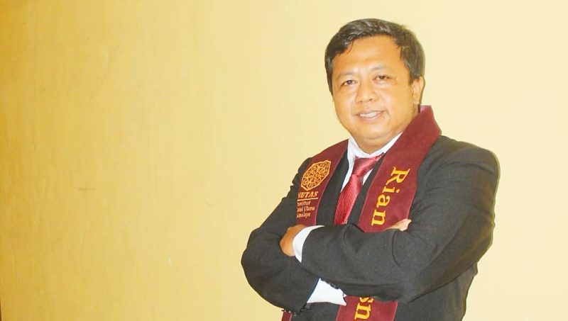 Rian Sutisna, S.H  - Sekretaris Solidaritas Komunikasi Wartawan Tasikmalaya (SOKWAT) - Founder Tasikzone Publisher