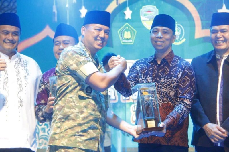 Dandim 0612/Tasikmalaya, M. Imvan Ibrahim bersama Camat Kawalu Iing Sugriman
