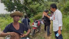 Foto Edianto berdebat dengan Kadis PUPR Bartim Yumail J Paladuk saat kunjungan lapangan