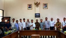 Audiensi bersama DPRD, Dishub, PUPR, dan PT KAI Daop 2 Bandung menghasilkan respons positif terhadap gagasan pengembangan kereta api lokal sebagai penggerak konektivitas dan pertumbuhan wilayah.