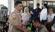 Bupati Garut, Abdusy Syakur Amin, mengunjungi keluarga korban musibah tenggelamnya Kapal Virgo rute Surabaya–Banjarmasin di halaman Masjid Al-Hasbi, Kecamatan Karangpawitan, Kabupaten Garut, Senin (14/9/2026).