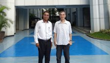 Charles Lungkang bersama Rony Pasanea